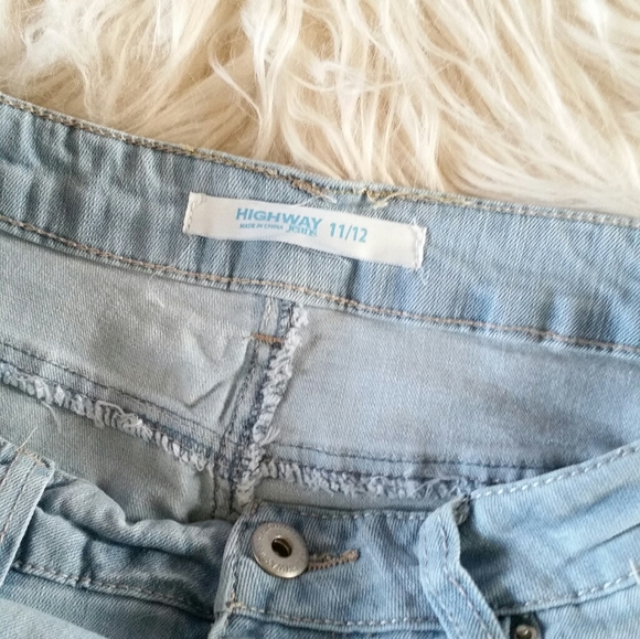 🆕DISTRESSED BERMUDA🆕 - Picture 4 of 4